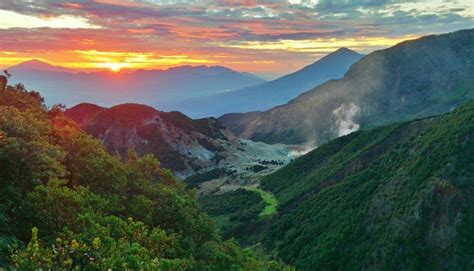 gambar Gunung Kelud trekking Jawa Timur